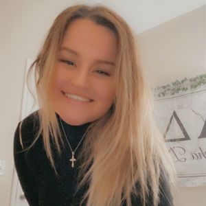 Meet your Posher, Ana